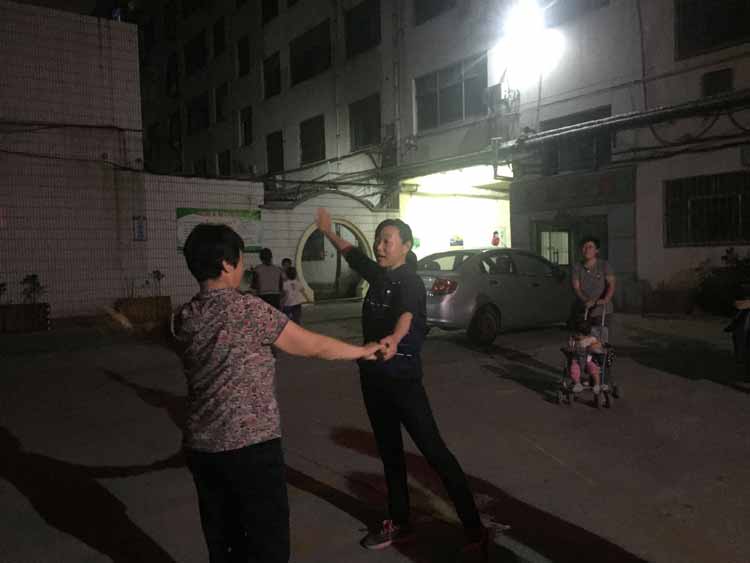 j9九游会官方网站
服装批发，j9九游会官方网站
服装厂家，河北j9九游会官方网站
服装