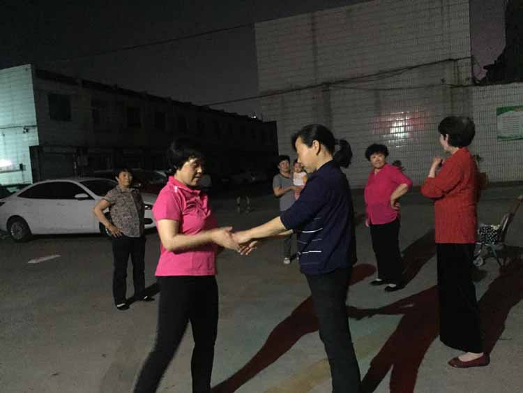 j9九游会官方网站
服装批发，j9九游会官方网站
服装厂家，河北j9九游会官方网站
服装