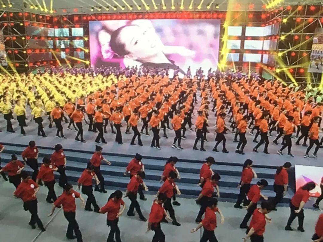 j9九游会官方网站
服装批发，j9九游会官方网站
服装厂家，河北j9九游会官方网站
服装