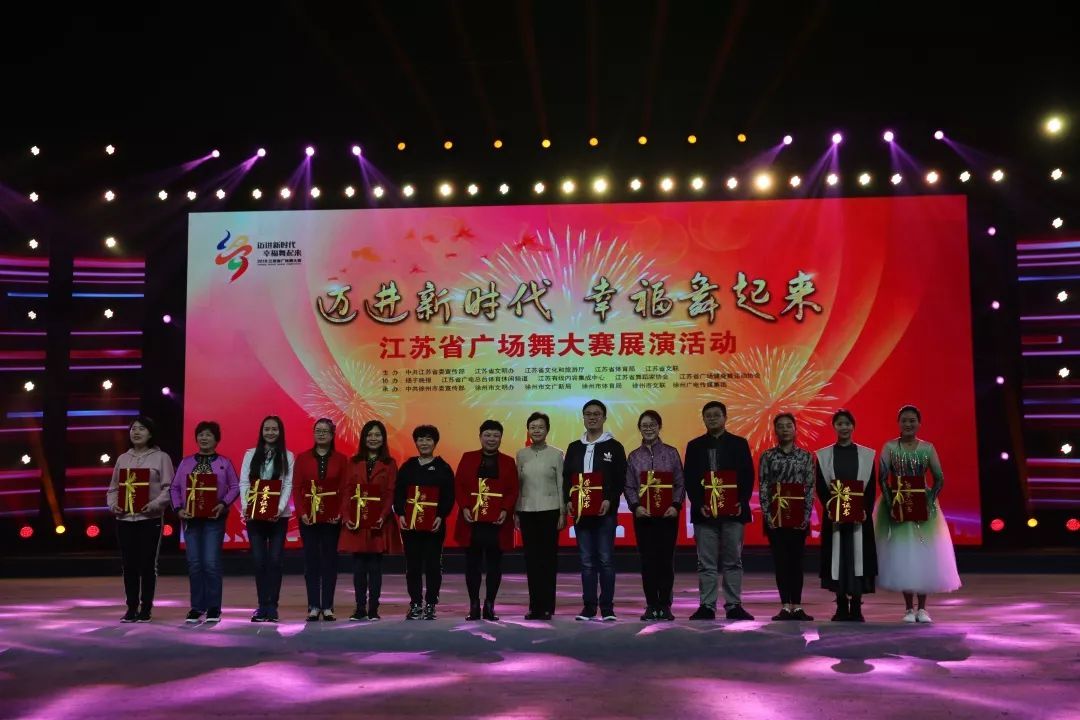 j9九游会官方网站
服装批发，j9九游会官方网站
服装厂家，河北j9九游会官方网站
服装
