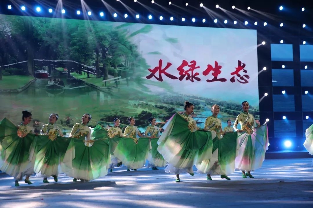j9九游会官方网站
服装批发，j9九游会官方网站
服装厂家，河北j9九游会官方网站
服装